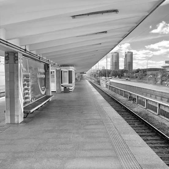 Дивіться актуальний прайс і доступні рекламні носії на Лівобережній на сайті прямого оператора КОМАНДА-А